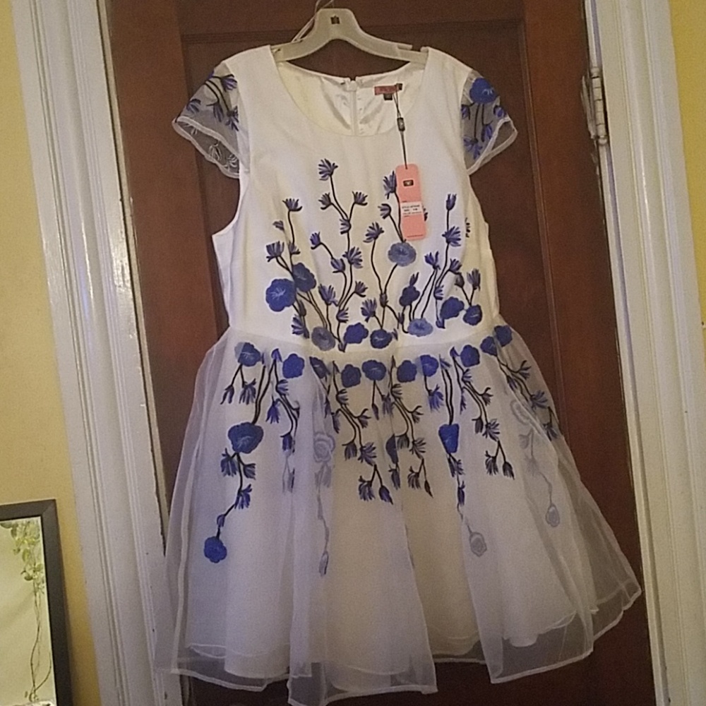 Chi Chi London party dress